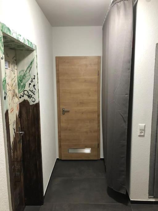 Kleine Wohnung Im - Konzept Flieger - 2 Stockwerke Теттнанґ Екстер'єр фото